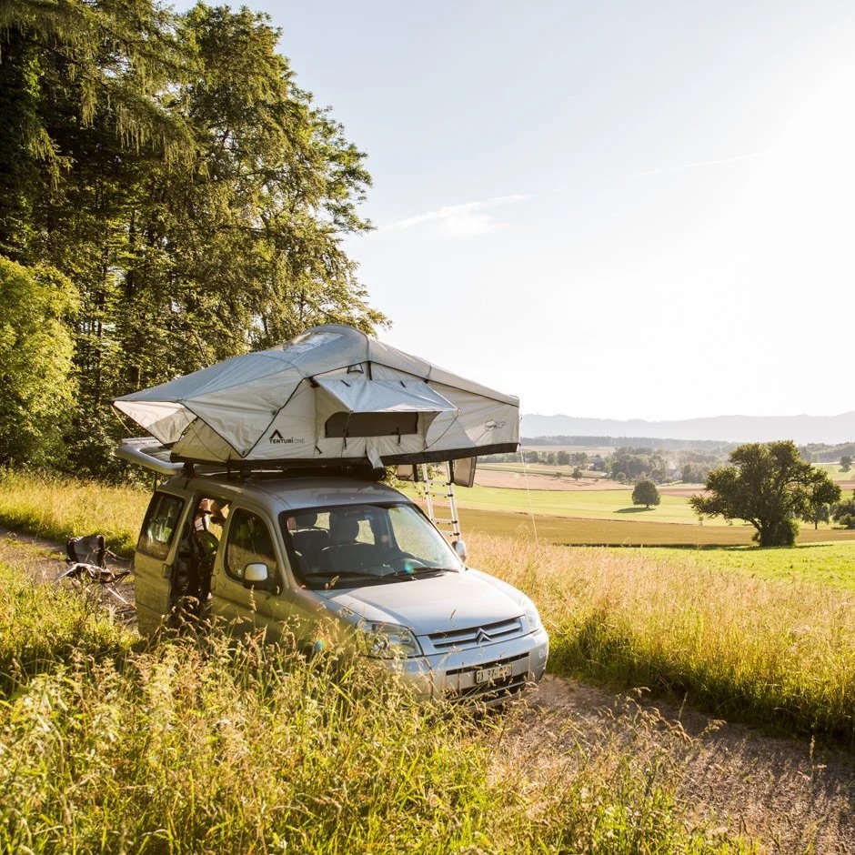 kast tent Campingtelt 2 personer telt Brand_Sturmey Archer Glamping Tirol, Glamping Österreich including a color mentioned Color:Pink Stars